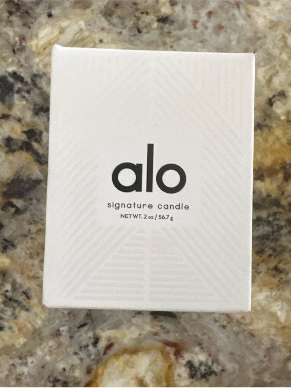 ALO Yoga Signature Candle – White